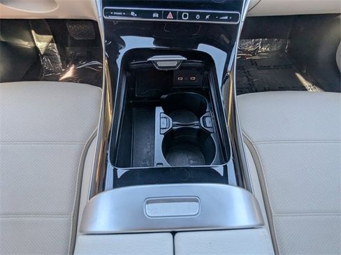 Used 2025 Mercedes-Benz C 300 Sedan image 19