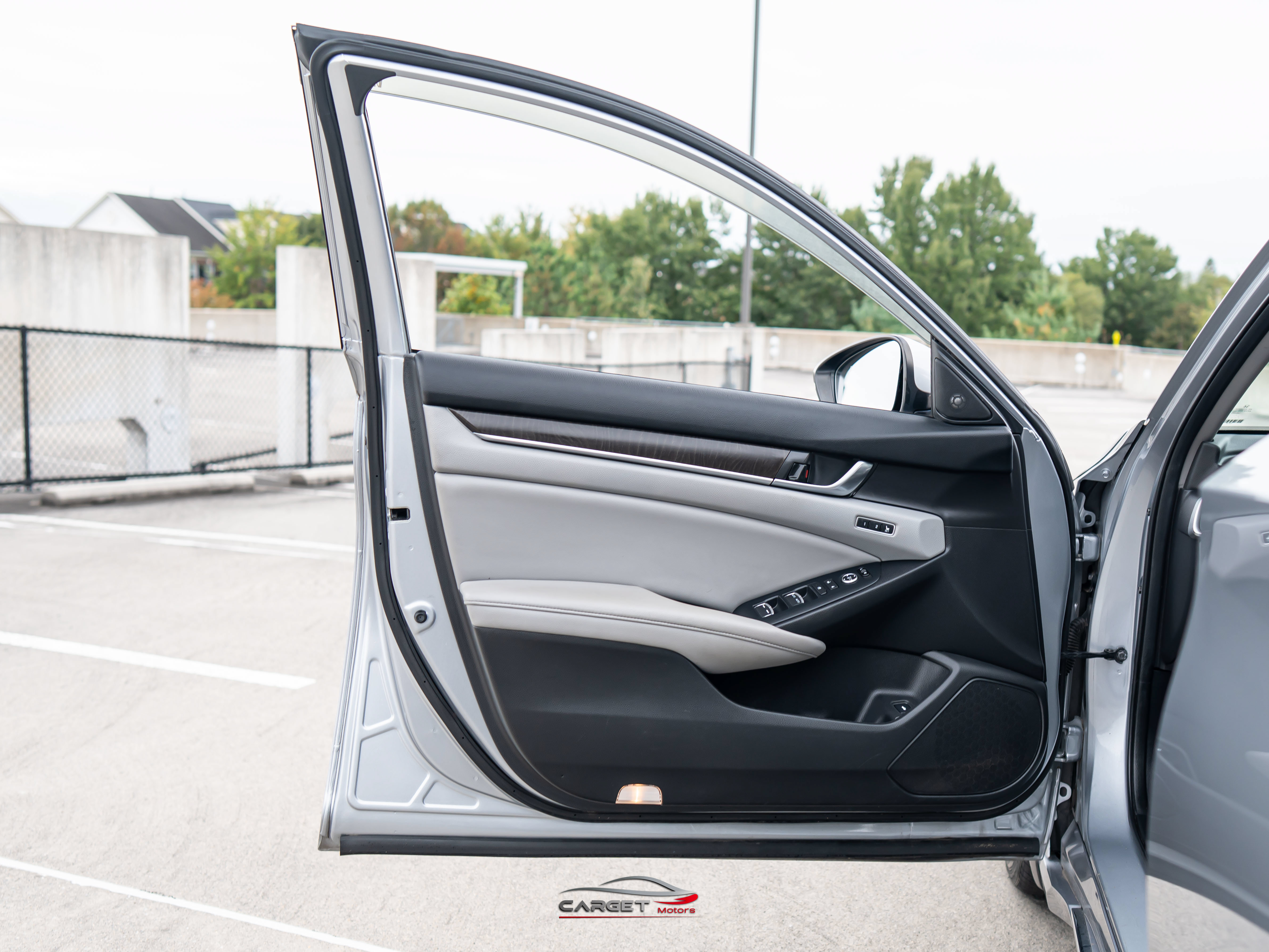 Used 2020 Honda Accord Touring image 40