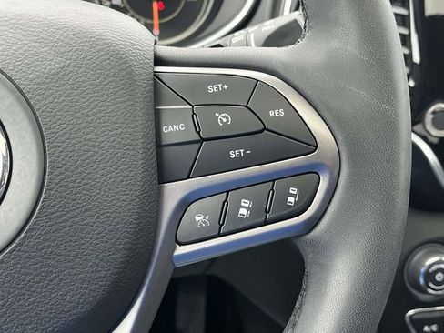 Used 2021 Jeep Cherokee Limited image 29