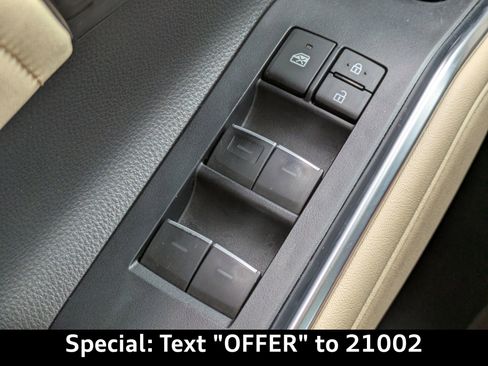 Used 2023 Toyota Highlander Limited image 26