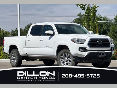 Used 2018 Toyota Tacoma SR5 AWD/4WD image 1