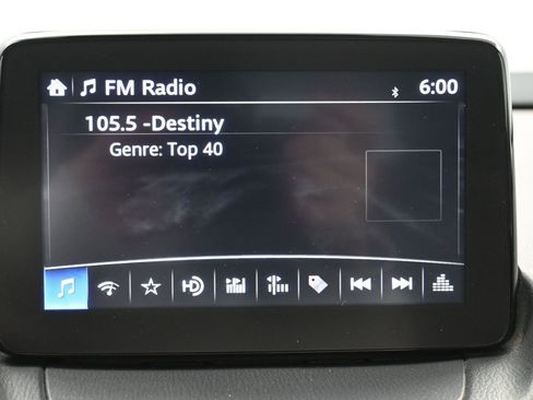 Certified 2019 Toyota Yaris LE image 18