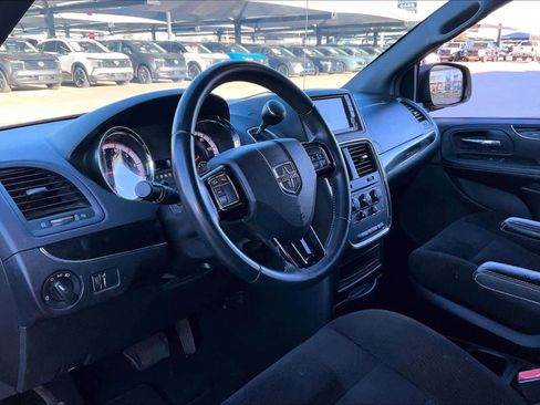 Used 2016 Dodge Grand Caravan SE image 15