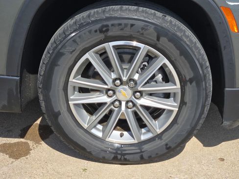 Used 2022 Chevrolet Traverse LT image 7