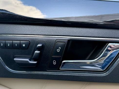 Used 2011 Mercedes-Benz E 350 4MATIC Wagon image 38