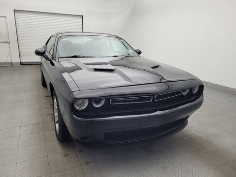 Used 2019 Dodge Challenger SXT image 14