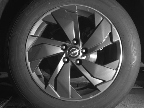 Used 2025 Nissan Rogue SV FWD image 14