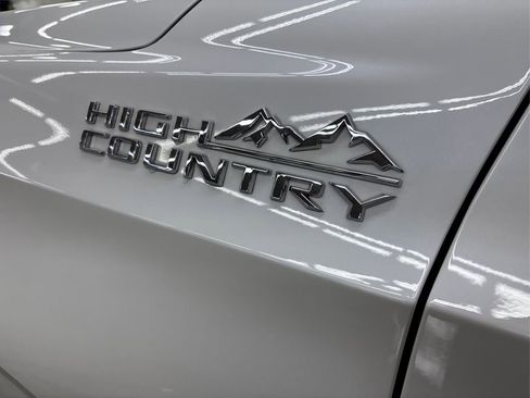 Used 2024 Chevrolet Tahoe High Country w/ Advanced Technology Package image 16