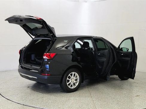 Used 2024 Chevrolet Equinox LT w/ LPO, Floor Liner Package AWD/4WD image 12