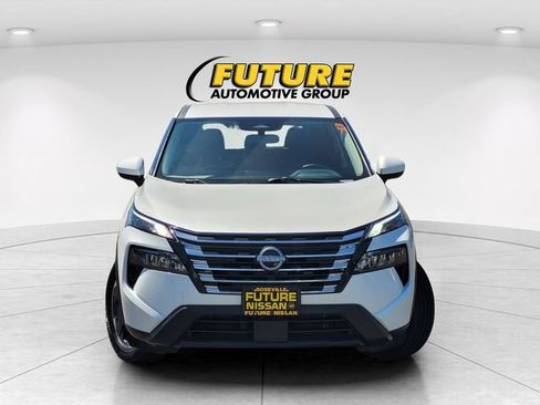 Certified 2025 Nissan Rogue SV AWD/4WD image 2