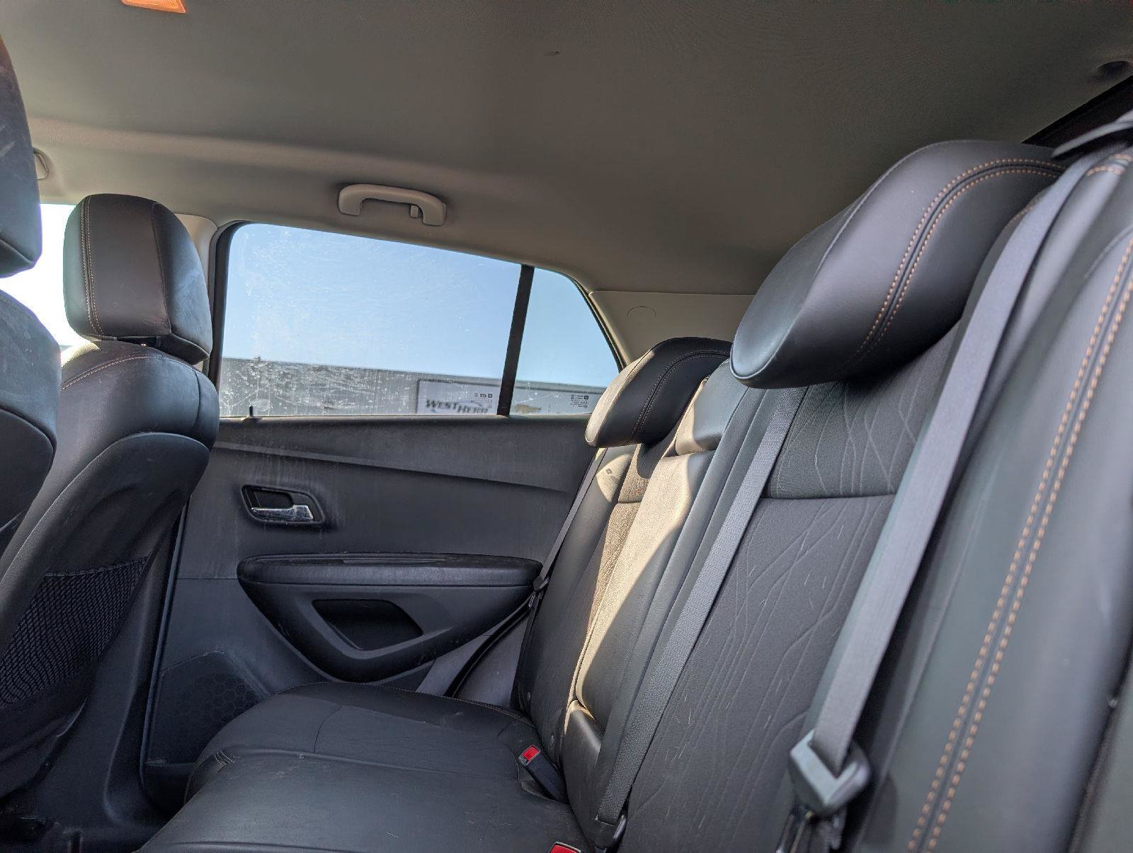 Used 2019 Chevrolet Trax LT w/ LT Convenience Package AWD/4WD image 11