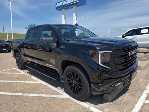 Used 2025 GMC Sierra 1500 Pro w/ Graphite Edition RWD image 3