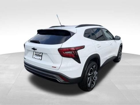 Certified 2025 Chevrolet Trax RS w/ Driver Confidence Package image 12