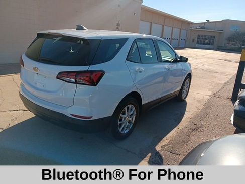 Used 2024 Chevrolet Equinox LS image 4