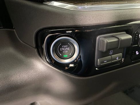 Used 2025 GMC Sierra 1500 Elevation image 20