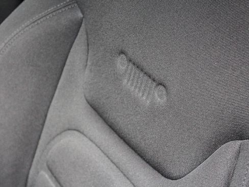 Used 2017 Jeep Renegade Altitude image 24