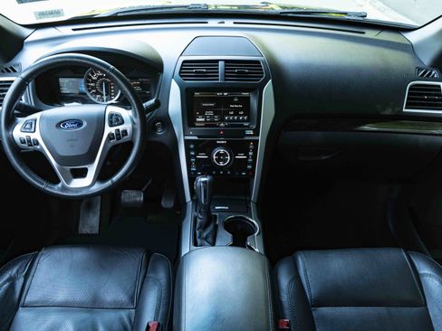 Used 2014 Ford Explorer Limited w/ Equipment Group 302A FWD image 27