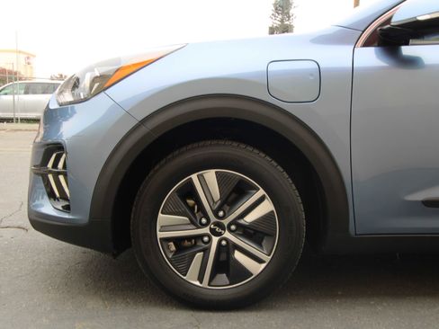 Used 2022 Kia Niro EX Premium image 36