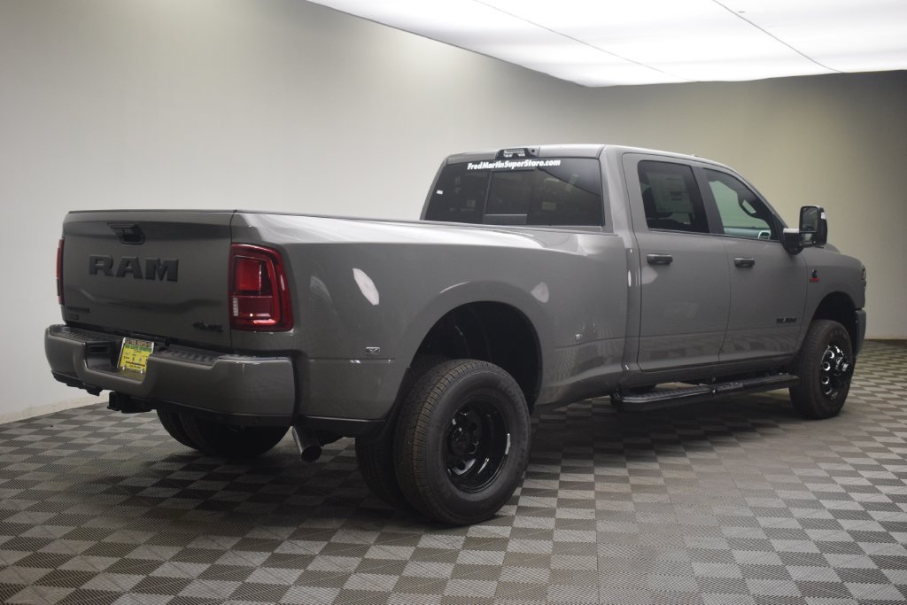 New 2026 RAM 3500 Big Horn AWD/4WD image 5