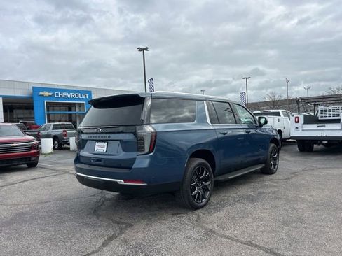 New 2026 Chevrolet Suburban LT w/ Comfort Package image 3