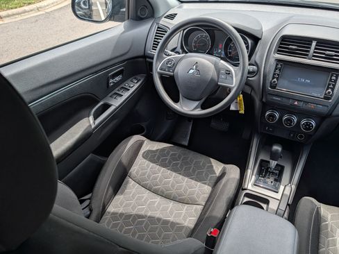 Used 2025 Mitsubishi Outlander Sport ES AWD/4WD image 9