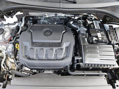 Used 2023 Volkswagen Tiguan SE R-Line image 23