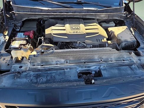 Used 2021 Nissan Titan PRO-4X w/ Pro-4x Convenience Package image 10