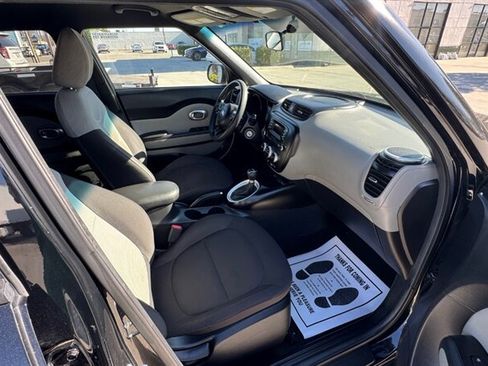 Used 2015 Kia Soul FWD image 17