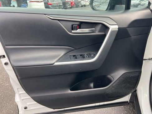 Used 2020 Toyota RAV4 XLE w/ Convenience Package image 25