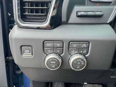 Used 2026 GMC Sierra 2500 Denali Ultimate AWD/4WD image 17