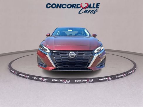 Certified 2024 Nissan Altima 2.5 SV w/ SV Premium Package FWD image 3