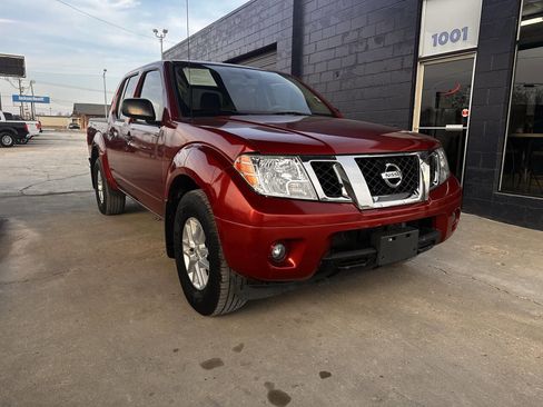 Used 2019 Nissan Frontier SV w/ Value Truck Package image 2