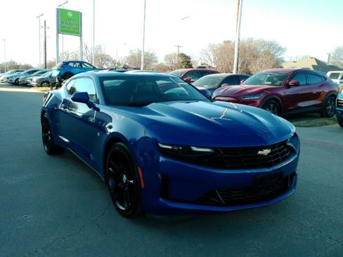 Used 2023 Chevrolet Camaro LT image 4