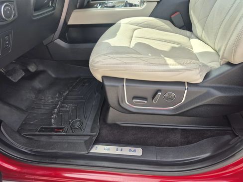 Used 2018 Ford Expedition Platinum RWD image 16