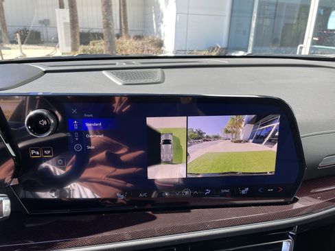 New 2026 Chevrolet Traverse Z71 w/ Enhanced Driving Package image 21