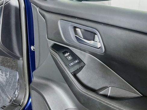 Used 2024 Nissan Rogue SV FWD image 32