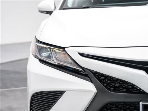 Used 2019 Toyota Camry SE w/ Convenience Package image 15