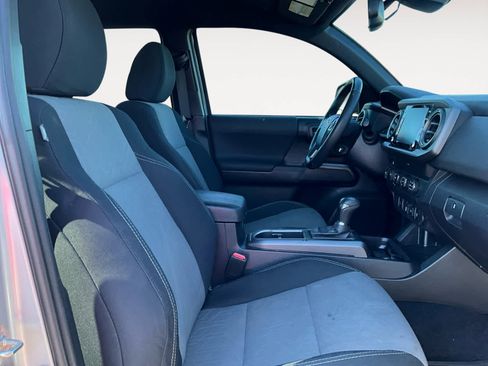 Used 2020 Toyota Tacoma TRD Sport image 14