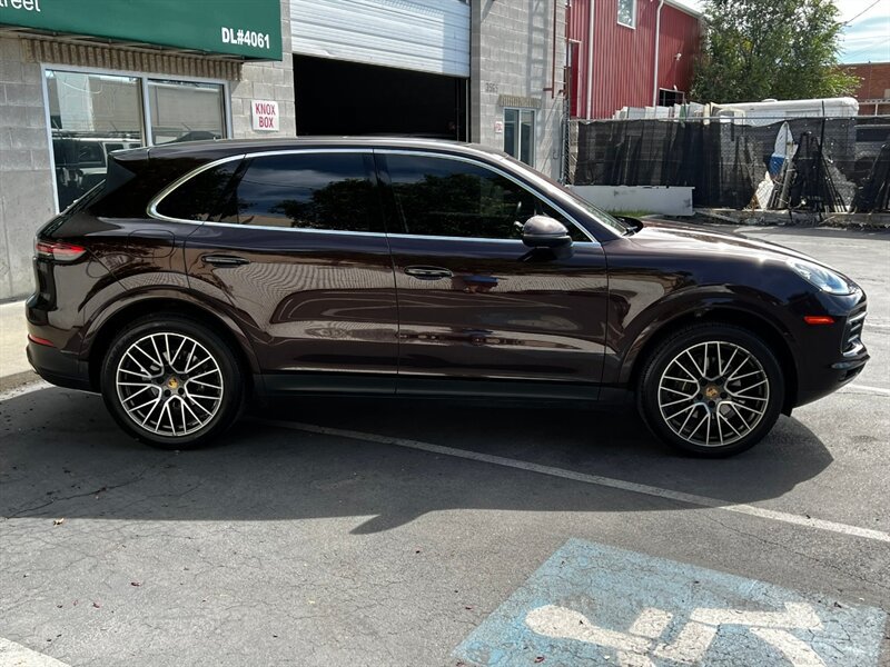 Used 2020 Porsche Cayenne AWD/4WD image 8