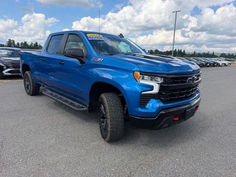 Used 2024 Chevrolet Silverado 1500 LT Trail Boss w/ Convenience Package II AWD/4WD image 4