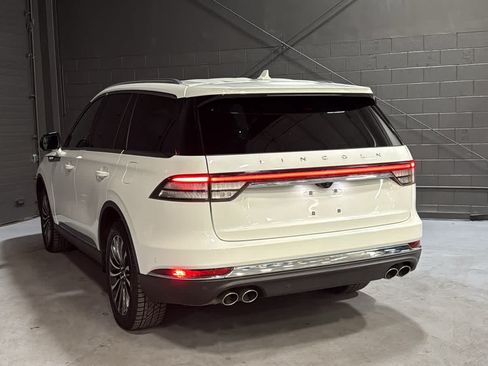 Used 2023 Lincoln Aviator Reserve w/ Equipment Group 201A AWD/4WD image 6