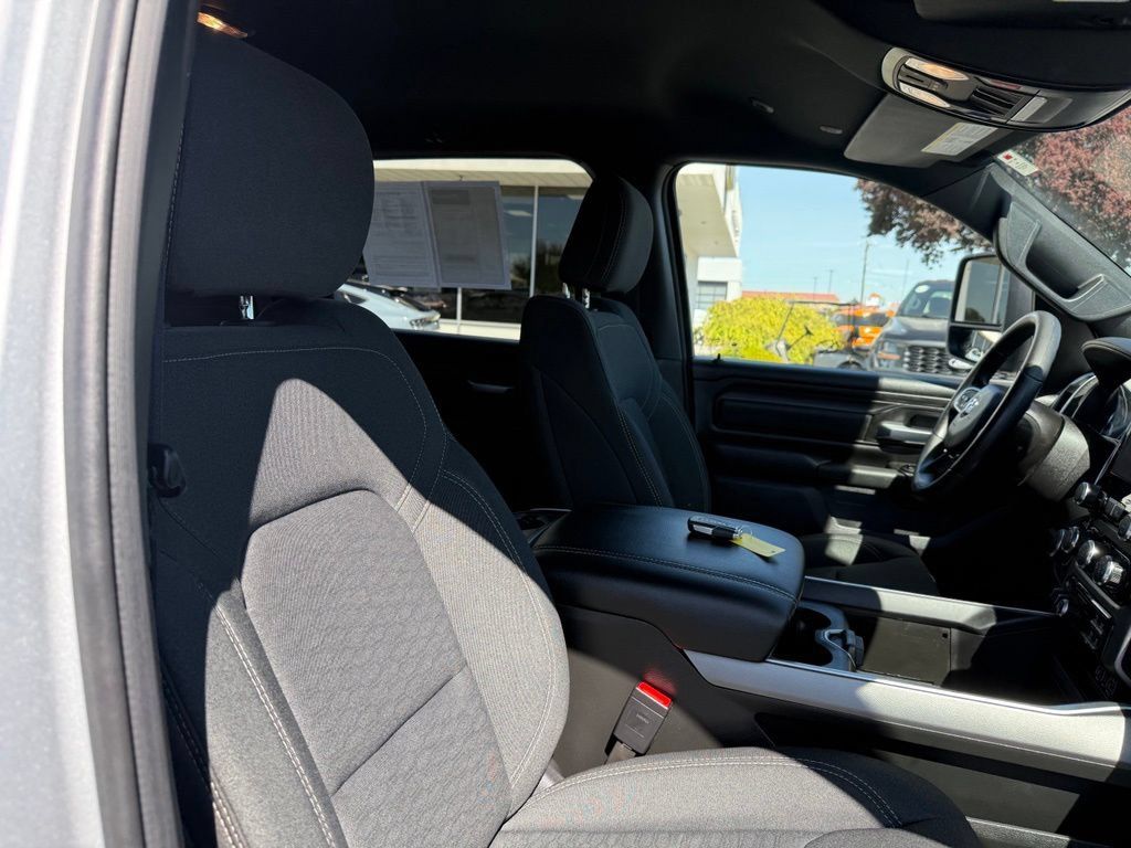 Used 2026 RAM 1500 Express AWD/4WD image 9