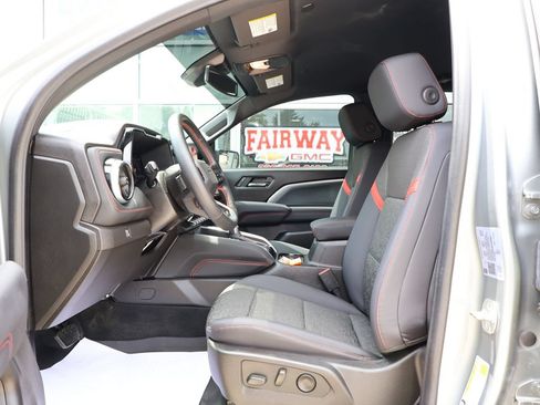 Used 2024 Chevrolet Colorado Z71 w/ Z71 Convenience Package 2 AWD/4WD image 12