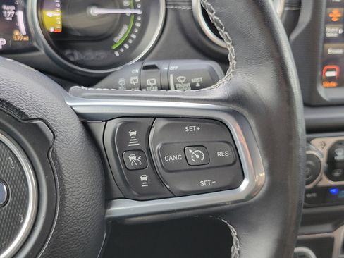 Used 2023 Jeep Wrangler Unlimited Sahara w/ Cold Weather Group AWD/4WD image 12