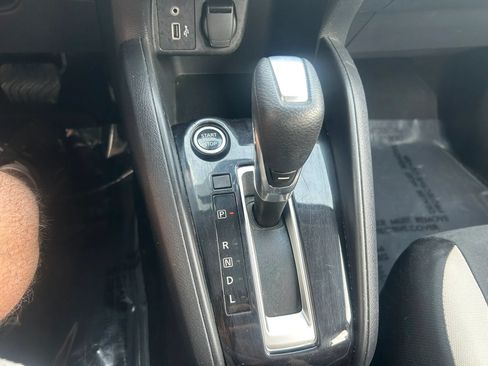 Used 2021 Nissan Versa SV FWD image 10