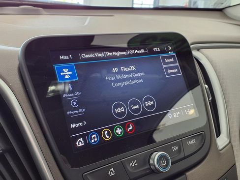 Used 2025 Chevrolet Malibu LT FWD image 4