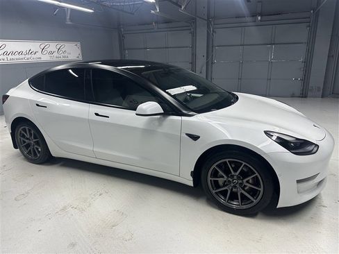 Used 2021 Tesla Model 3 Standard Range Plus image 8