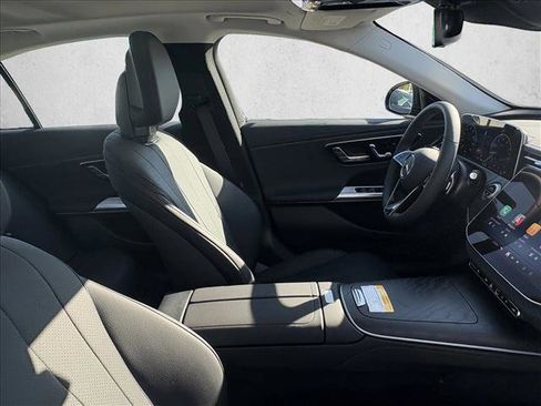 New 2026 Mercedes-Benz E 350 4MATIC Sedan image 24