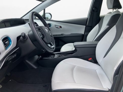 Used 2019 Toyota Prius XLE FWD image 11