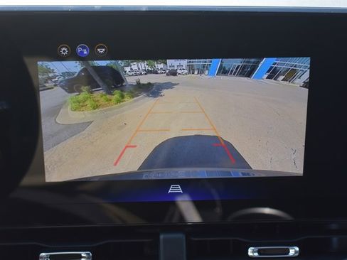 New 2026 Chevrolet Equinox LT FWD image 24